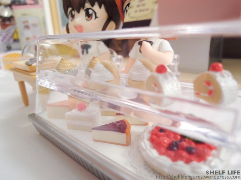 Sylvanian Families Cake Set with Nendoroids 2