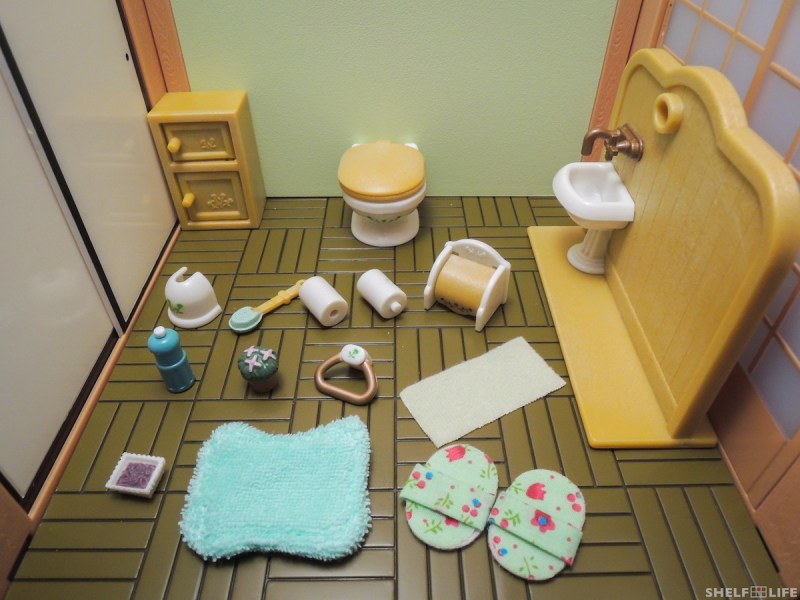 Sylvanian Families Toilet Set Contents