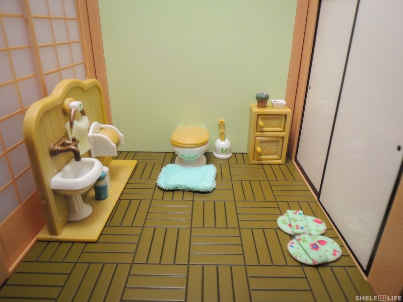 Sylvanian Families Toilet Set Room
