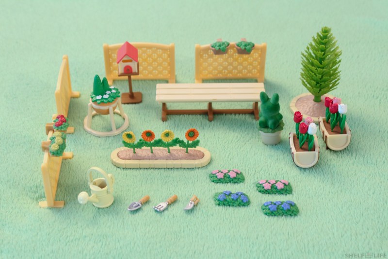 Sylvanian Families Garden Set Contents