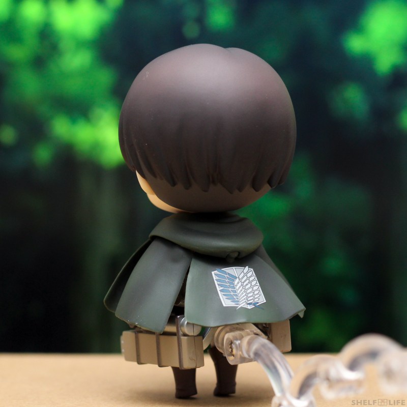 Nendoroid Levi - Back with cloak and maneuver gear