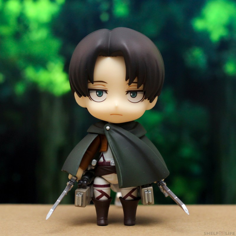 Nendoroid Levi - Front with cloak and maneuver gear